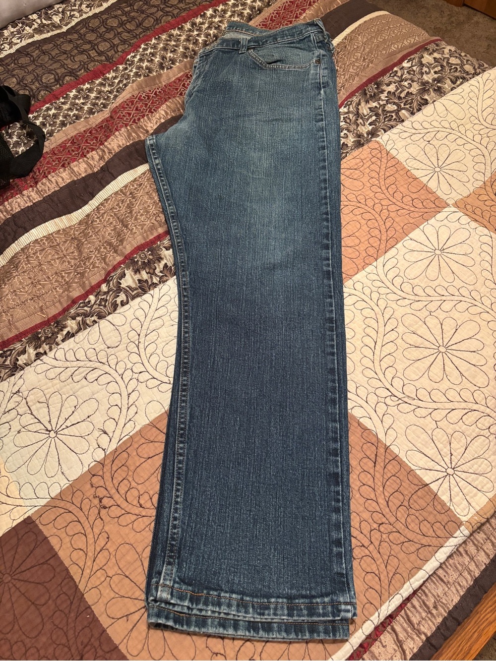 Wrangler Men’s Jeans 36x30 Relaxed Fit Straight Leg Medium Wash Great Condition - Picture 4 of 6